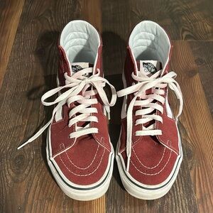 Women’s maroon hightop Vans size 8.5